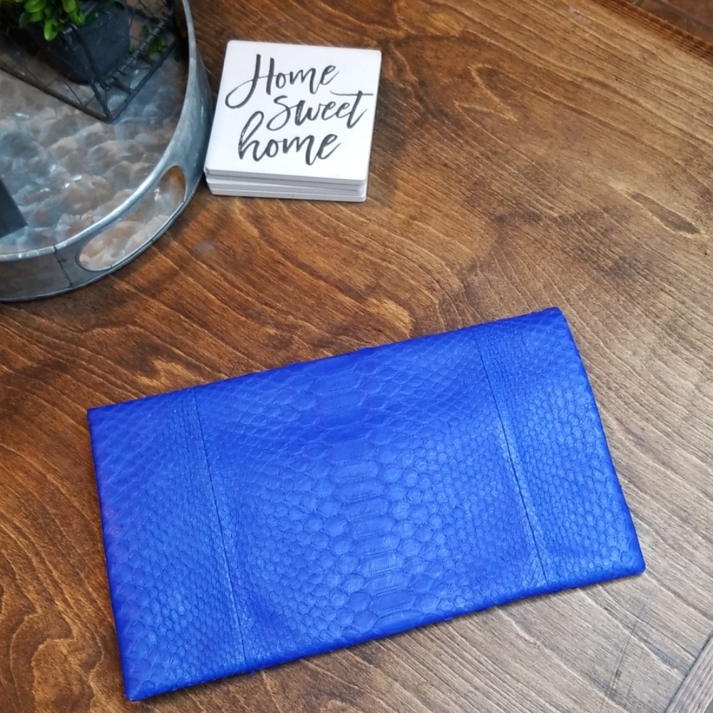 Cobalt Python Clutch - Picture 4 of 8